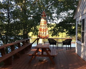 Waterfront Cottage on Ossipee Lake - Center Ossipee - Balcony
