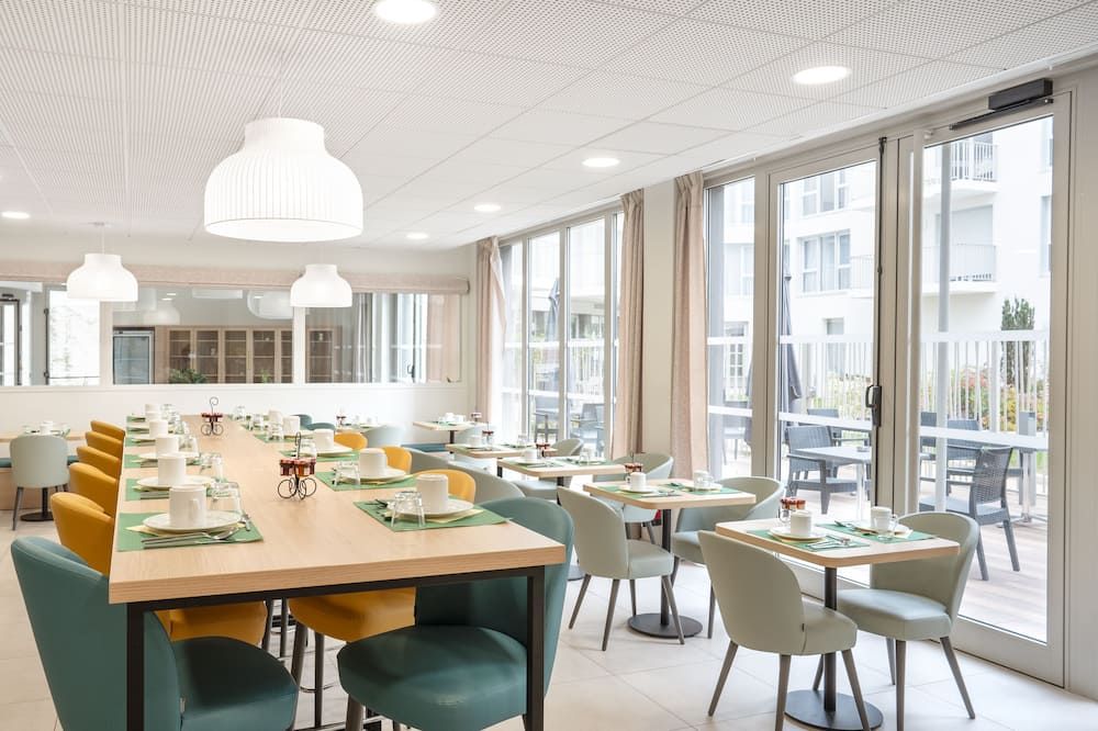 ريزيد هوم ديجون سيتي ديه فيني - ديجون - مطعم