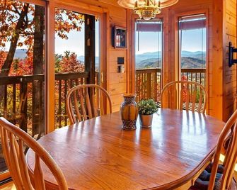 Breathtaking Views, Stargazing from Hot-tub! - Marion - Balcony