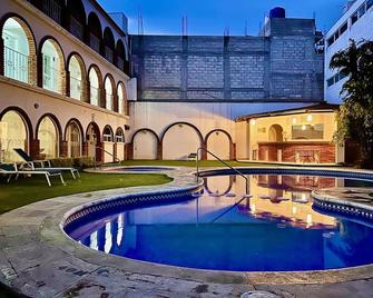 هوتل إل رومانو إكستابان دي لا سال - إكستابان دي لا سال - حوض السباحة