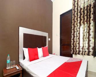 Hotel Blessing Inn - Jalandhar - Schlafzimmer