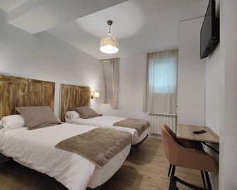 Apartamentos Santander 2 - Santander - Schlafzimmer