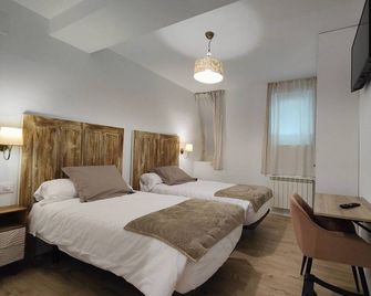 Apartamentos Santander 2 - Santander - Quarto