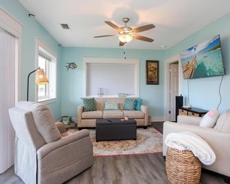 Beach View Lower by Pristine Properties Vacation Rentals - Mexico Beach - Sala de estar