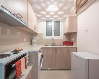 Cozy Acropolis Studio, Thiseio, Faidra - Athens - Kitchen