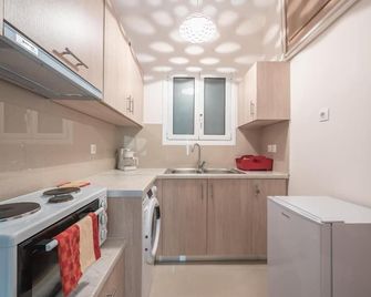 Cozy Acropolis Studio, Thiseio, Faidra - אתונה - מטבח
