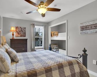 Tall Haven in Historic Fairfield, PA- 2.5 Miles from Liberty Mountain- Sleeps 8 - Fairfield - Bedroom