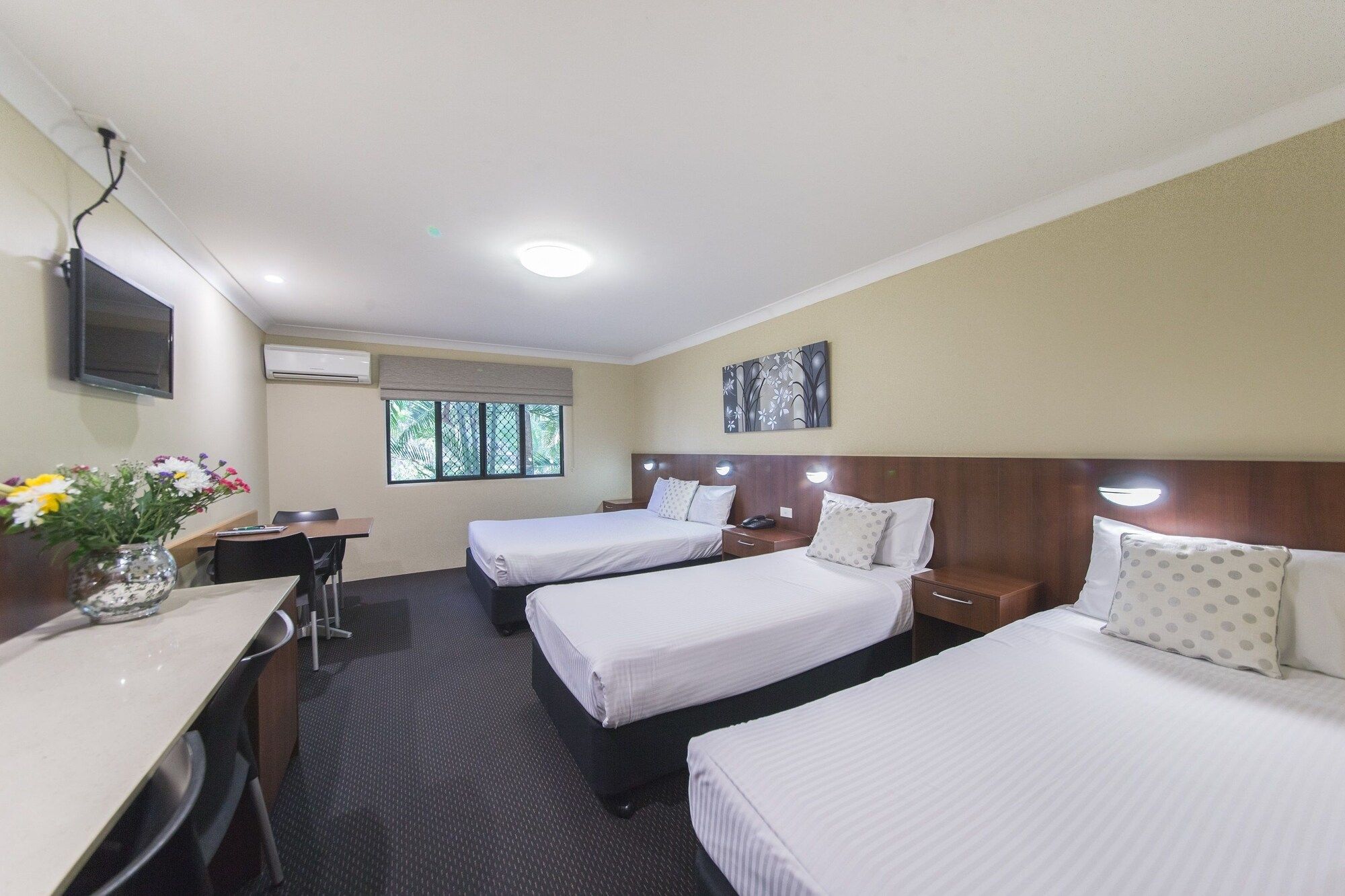 روكي ريزورت موتور إن - روكامبتون - غرفة نوم