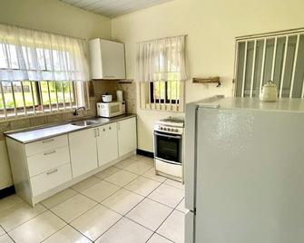 Tropical Paradise in Paramaribo 3 - Room House - Paramaribo - Keuken