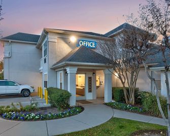 Studio 6 Ft Worth - North Richland Hills - North Richland Hills - Gebäude