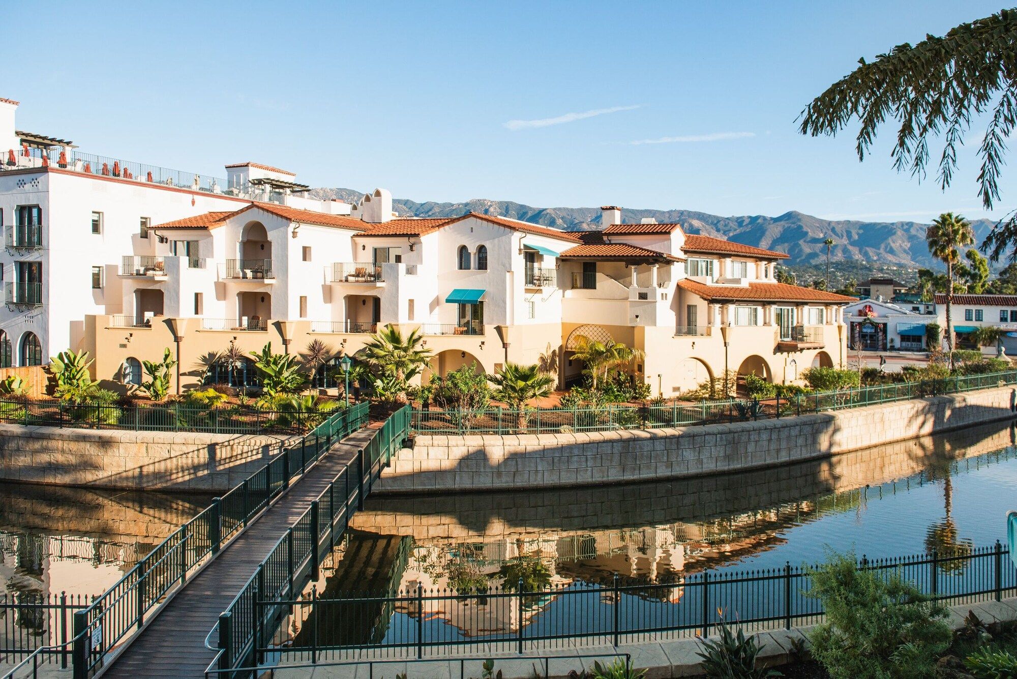 Harbor View Inn - Santa Barbara - Outdoor view