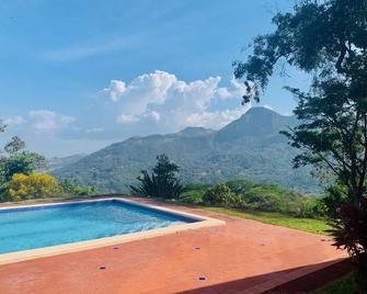Enjoy Mountain Retreat Close to Panama Beaches - Chame - Piscina