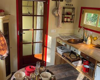 Camionnette Enchantée - Verzaubertes Wägelchen - Verdun-sur-le-Doubs - Cuisine