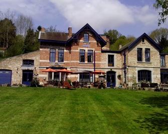 B&B Windsor - Waulsort - Edificio