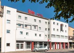 Ibis Saint Die Des Vosges - Saint-Dié-des-Vosges - Building