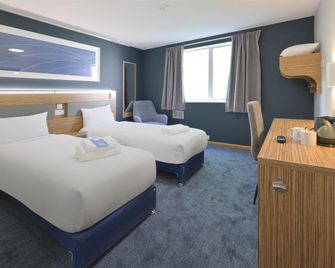 Travelodge Stafford M6 - Stone - Bedroom