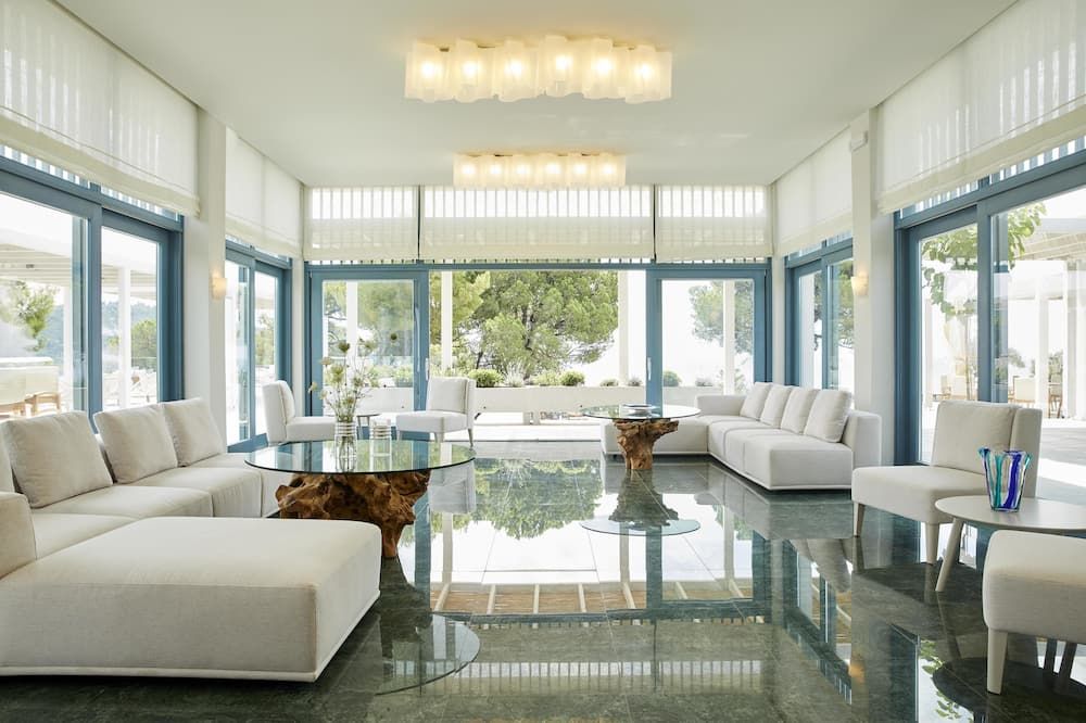 إليفي سكياثوس - كوكوناريس - ردهة