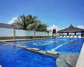 Club Hari Dive Resort - Moalboal - Piscina