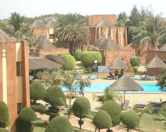 Hôtel Mandé - באמאקו - בריכה