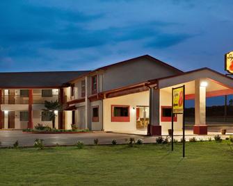 Super 8 Corsicana - Corsicana - Building