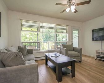 Lakeview 1BR Condo w/ Deck | Walk to Village | Free Tickets - Flat Rock - Living room