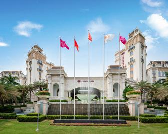 Crowne Plaza Resort Sanya Bay - Sanya - Building