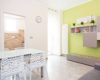 Gru House - Grugliasco - Eetruimte