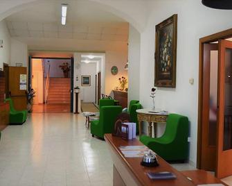 Centro di Spiritualità Madonna della Nova - Ostuni - Lobby