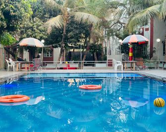Nilkanth Resort - Best Resort in Anand - Ānand - Pool