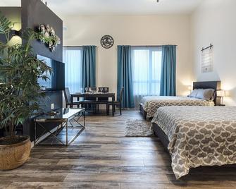 Unique Stylish Place Downtown Monroe! #104 - Monroe - Bedroom