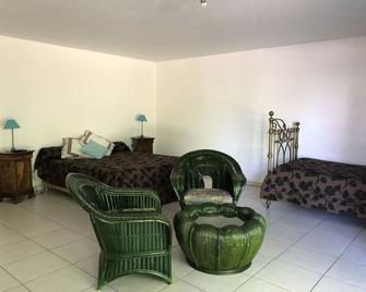 La Ferme aux Biches - Le Coteau - Bedroom