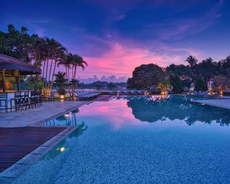 Azerai La Residence, Hue - Hué - Piscina