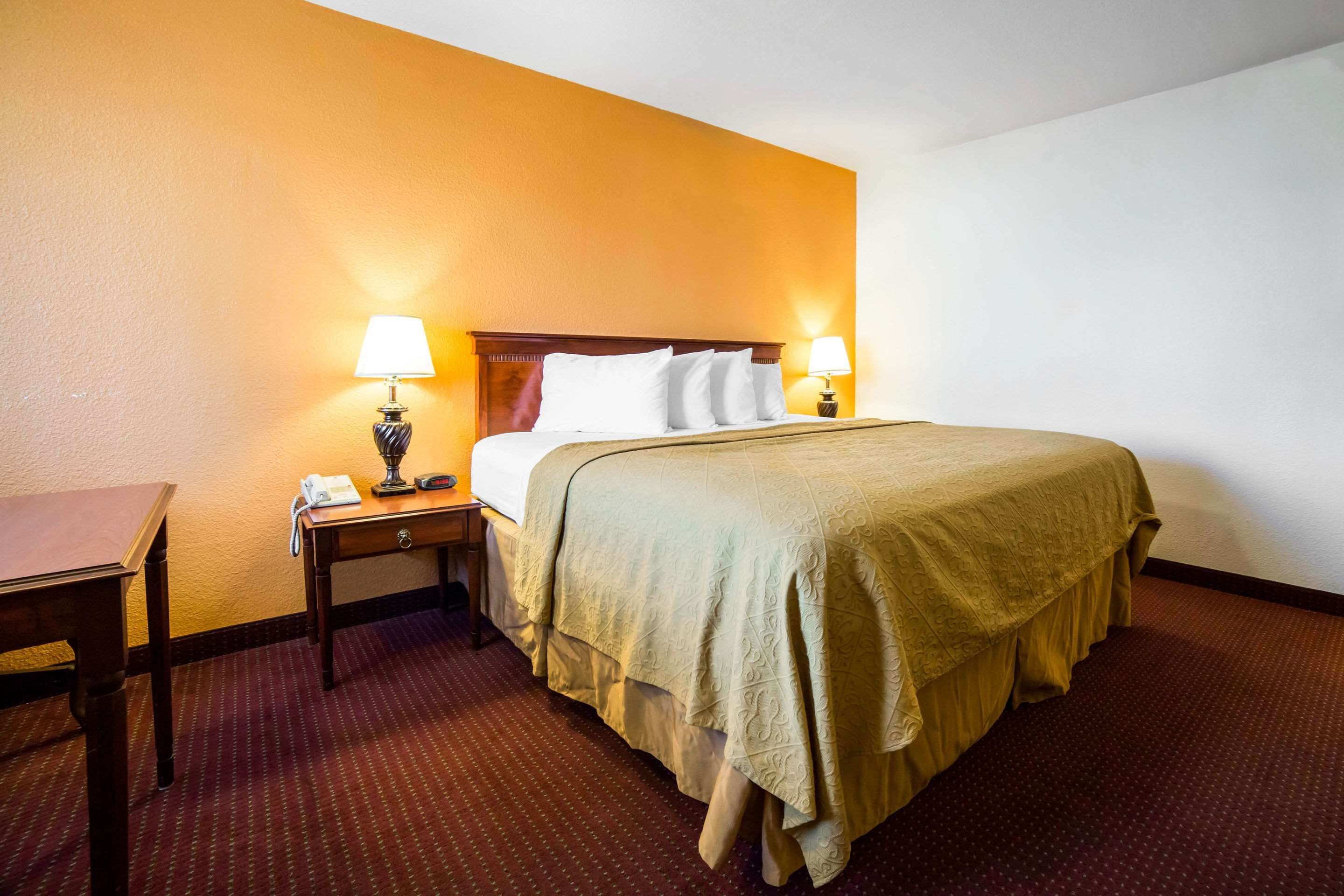 Bedroom view of Rodeway Inn Kingman Route 66