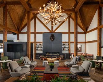 Buffalo Mountain Lodge - Banff - Lounge