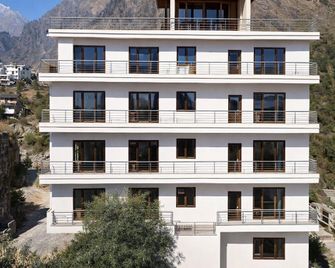 Hotel Mangal Taara - Govind Ghat - Building