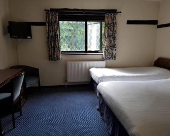 The Regency Hotel - Crawley - Bedroom