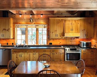 Rustic Waterfront! 10% discount included - Sturgeon Bay - Kitchen