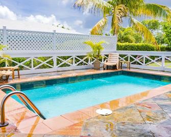 Welcome to tranquility at Sea Foam Villa - Osbourn - Basen