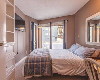 The Ridge | Ski-In Ski-Out Condo w/ Free Parking - Big White - Bedroom