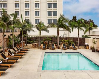 Hotel June West L.A., a Member of Design Hotels - Los Ángeles - Piscina