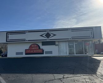 Red Carpet Inn & Suites - Danville - Danville - Building