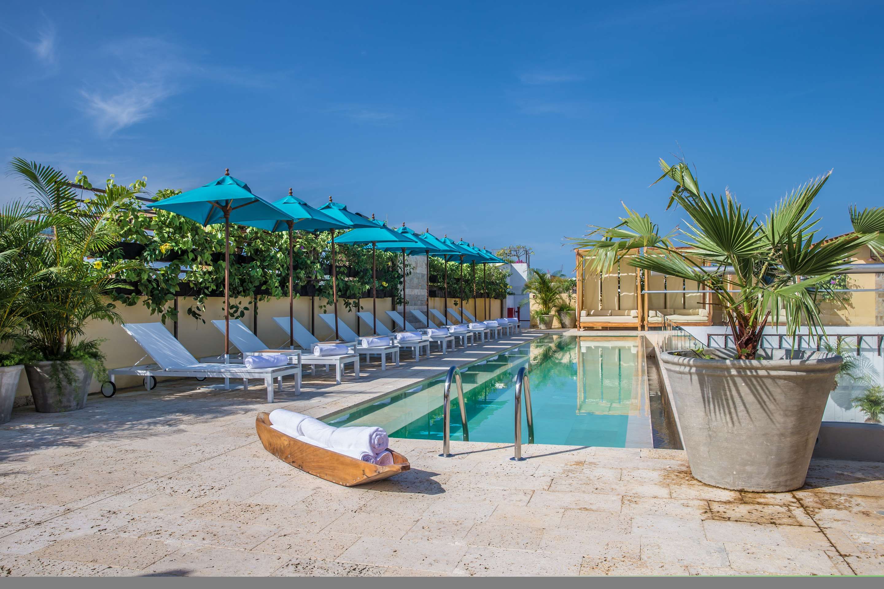 Nacar Hotel Cartagena, Curio Collection by Hilton - Cartagena - Pool