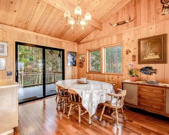 Sound Serenity - Orcas - Comedor