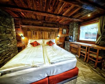 Café Quinson Relais de Charme - Morgex - Schlafzimmer