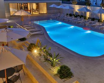Avanti Hotel & Spa - Budva - Pool