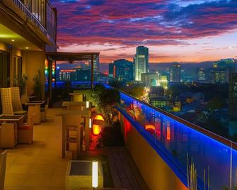 Castle Peak Hotel - Cebu City - Balcony