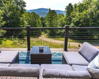 Private, Mountain views, Close to Horse Show Grounds, Lake Placid and Hiking - Keene - Balcón