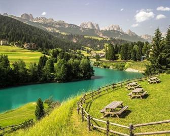 Panoramic apartment in the heart of the Dolomites - Soraga - Vista esterna