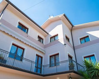 Il Cortiletto - Appartamento Lores - Raffa - Edificio