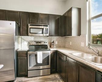 The Arboretum Apartments by Barsala - Cary - Kitchen